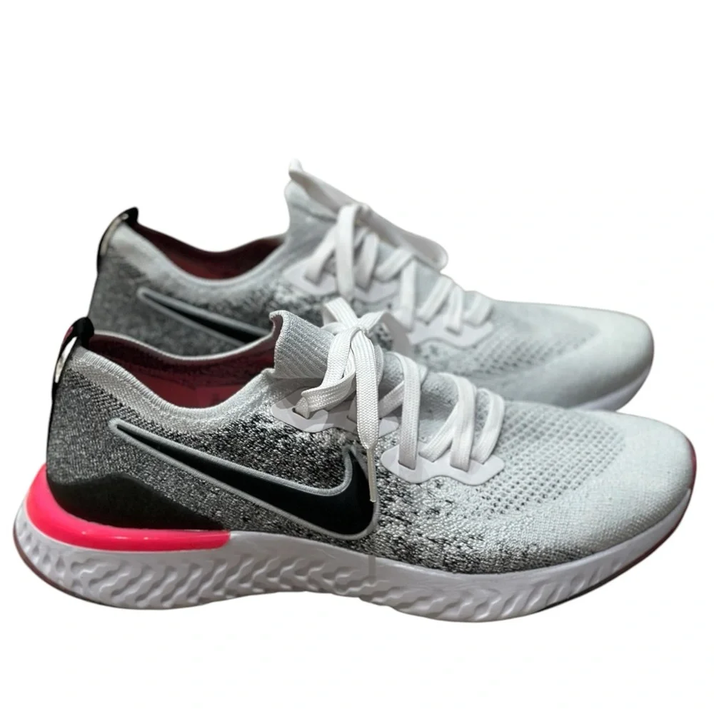 Women’s Nike Flyknit Running Shoes - Picture 4 of 8